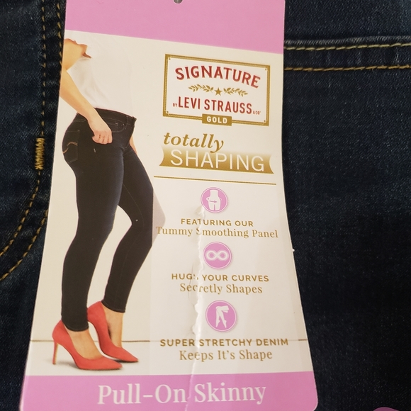 Womens NWT Totally Shaping Pull On Skinny Levi Jeans Size 2 - Picture 5 of 9